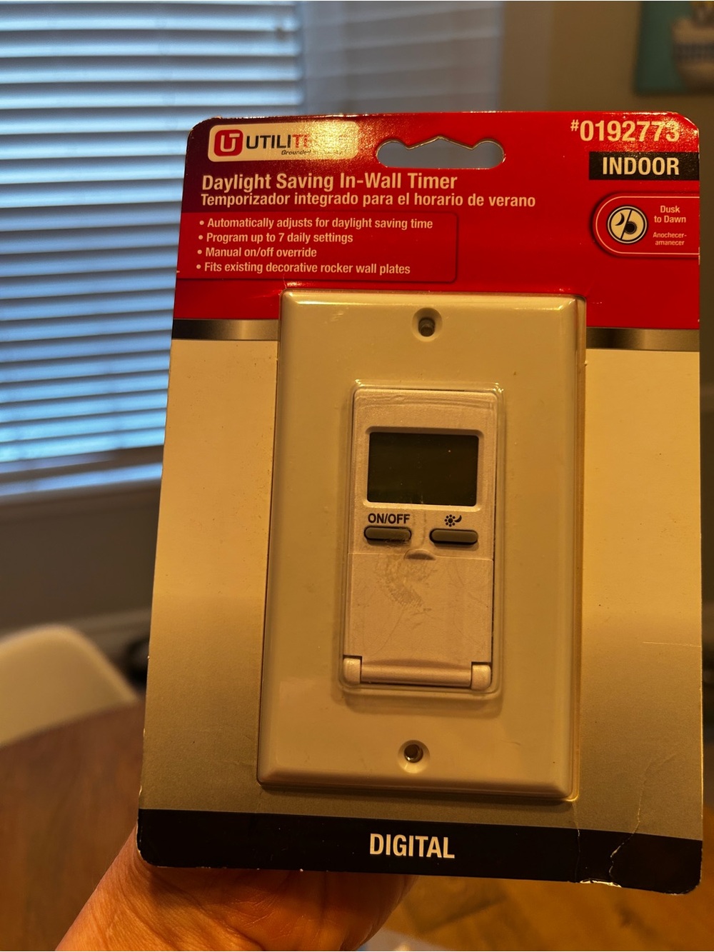 Utilitech Daylight Saving In-Wall Timer - White Digital Switch